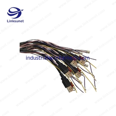 China Prenda impermeable multifilar del arnés de cable Ip67 del conector del bk PA6 con el tipo del Usb 2,0 un panel proveedor